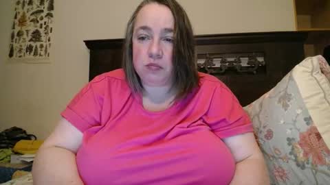 Snapshot of witchannie chatting on 11-01-25, 02:46 Annie online show from 11-01-25, 02:46