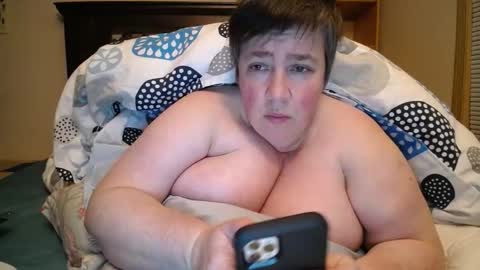 Snapshot of witchannie chatting on 01-12-26, 01:11 Annie online show from 01-12-26, 01:11