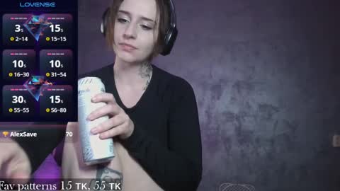 Snapshot of witchmooon chatting on 02-12-25, 03:49 Kiara online show from 02-12-25, 03:49