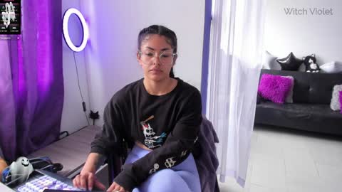     Luna Violeta  A r t i s t  online show from 12-21-24, 04:57