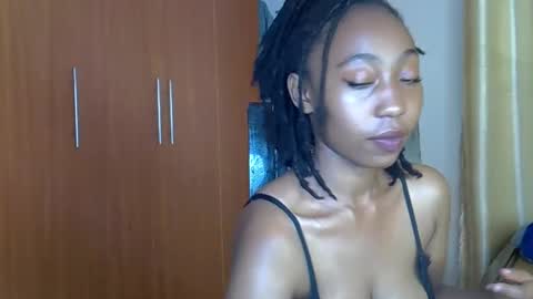 girlie o online show from 02-10-25, 03:35