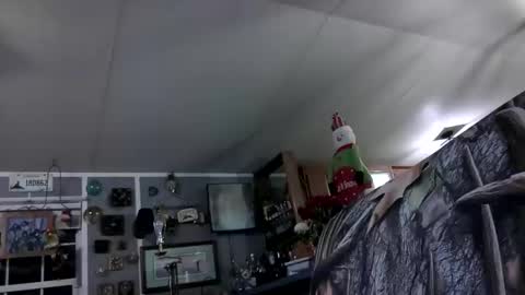 Snapshot of wldlife chatting on 11-25-25, 02:44 wldlife online show from 11-25-25, 02:44