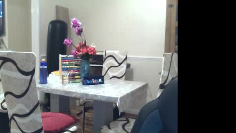 Snapshot of wobble444 chatting on 02-24-25, 12:09 wobble444 online show from 02-24-25, 12:09