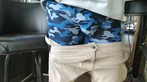 Snapshot of wobbleon chatting on 01-10-25, 05:02 Gobbleon online show from 01-10-25, 05:02