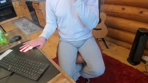 Snapshot of wobbleon chatting on 01-15-25, 10:13 Gobbleon online show from 01-15-25, 10:13