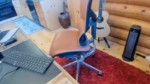 Snapshot of wobbleon chatting on 01-18-25, 04:10 Gobbleon online show from 01-18-25, 04:10