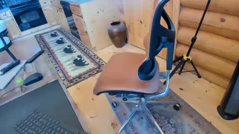 Snapshot of wobbleon chatting on 03-08-25, 08:35 Gobbleon online show from 03-08-25, 08:35