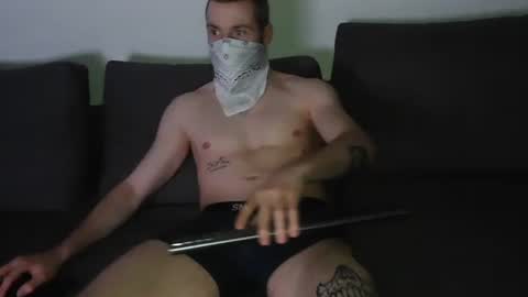 wolf021221 online show from 04-18-26, 08:42