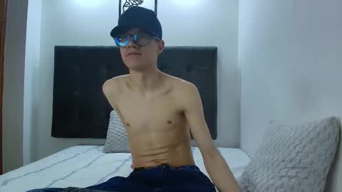  W O L F  online show from 03-11-25, 03:12