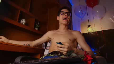  W O L F  online show from 09-19-25, 12:28