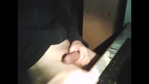 wolfie_2910 online show from 11-16-25, 08:42