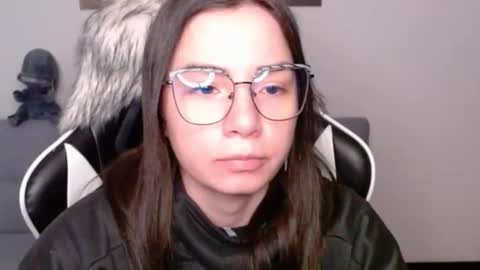 Snapshot of wolfs_daughter chatting on 01-07-26, 03:09 Alex online show from 01-07-26, 03:09