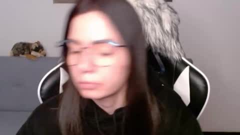 Snapshot of wolfs_daughter chatting on 02-04-26, 02:06 Alex online show from 02-04-26, 02:06