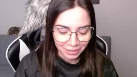 Snapshot of wolfs_daughter chatting on 02-05-26, 02:16 Alex online show from 02-05-26, 02:16