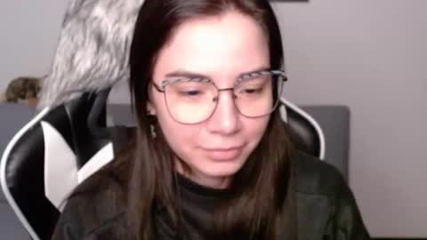 Snapshot of wolfs_daughter chatting on 02-12-26, 02:06 Alex online show from 02-12-26, 02:06