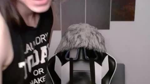 Snapshot of wolfs_daughter chatting on 02-14-26, 02:30 Alex online show from 02-14-26, 02:30