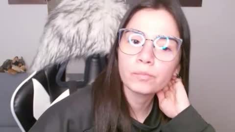 Snapshot of wolfs_daughter chatting on 02-16-26, 03:13 Alex online show from 02-16-26, 03:13