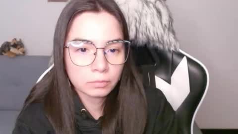 Snapshot of wolfs_daughter chatting on 02-17-26, 02:08 Alex online show from 02-17-26, 02:08