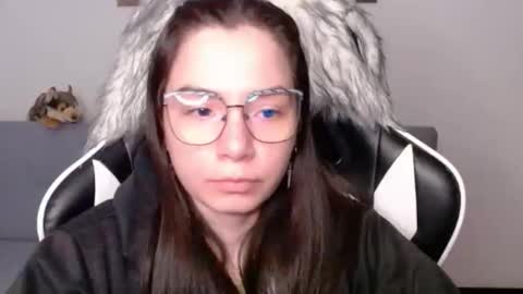 Snapshot of wolfs_daughter chatting on 02-23-26, 02:09 Alex online show from 02-23-26, 02:09