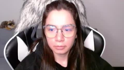 Snapshot of wolfs_daughter chatting on 03-07-26, 02:41 Alex online show from 03-07-26, 02:41