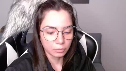 Snapshot of wolfs_daughter chatting on 03-11-26, 12:16 Alex online show from 03-11-26, 12:16