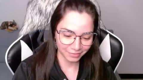 Snapshot of wolfs_daughter chatting on 03-12-26, 02:50 Alex online show from 03-12-26, 02:50