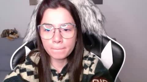 Snapshot of wolfs_daughter chatting on 03-16-26, 01:00 Alex online show from 03-16-26, 01:00