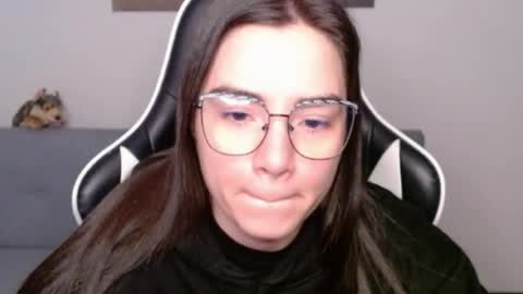 Alex online show from 06-21-26, 01:41