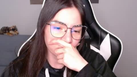 Alex online show from 07-12-26, 02:24