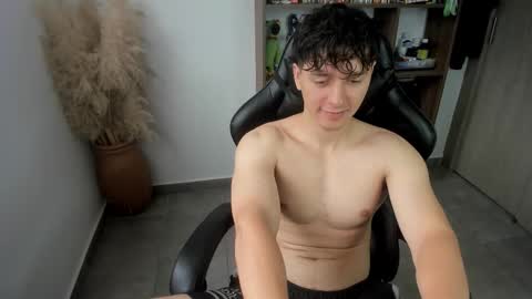 Snapshot of wolker_allan chatting on 12-22-25, 02:58 wolker_allan online show from 12-22-25, 02:58