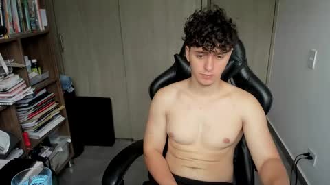 Snapshot of wolker_allan chatting on 03-05-26, 04:03 wolker_allan online show from 03-05-26, 04:03