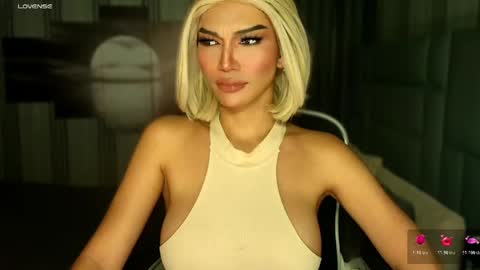 Snapshot of womanofyourdesire_ts chatting on 05-06-26, 06:19 Julia online show from 05-06-26, 06:19