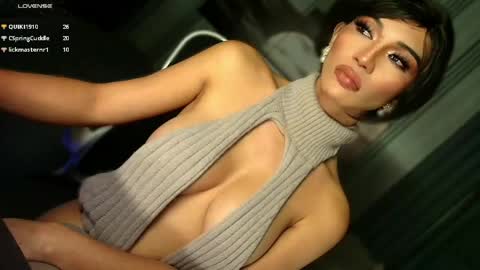 Snapshot of womanofyourdesire_ts chatting on 05-09-26, 07:30 Julia online show from 05-09-26, 07:30
