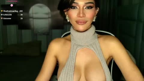 Snapshot of womanofyourdesire_ts chatting on 05-24-26, 06:40 Julia online show from 05-24-26, 06:40