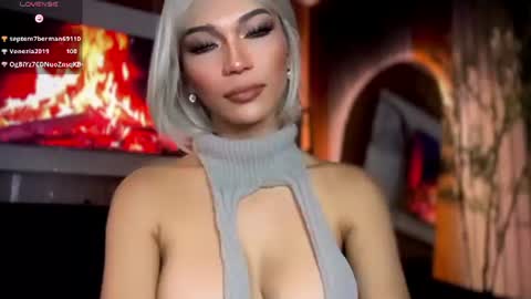 Snapshot of womanofyourdesire_ts chatting on 06-27-26, 02:16 Julia online show from 06-27-26, 02:16