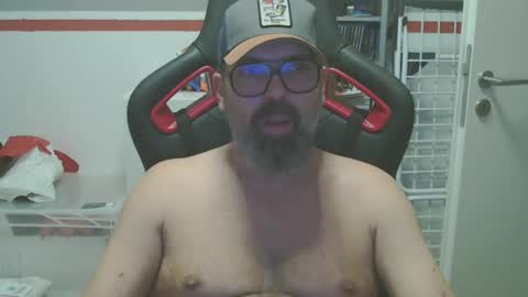 Snapshot of womenizzeer chatting on 12-06-24, 11:00 Adam online show from 12-06-24, 11:00