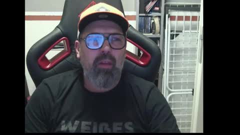 Snapshot of womenizzeer chatting on 11-08-25, 01:28 Adam online show from 11-08-25, 01:28