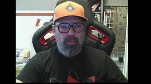 Snapshot of womenizzeer chatting on 11-28-25, 11:57 Adam online show from 11-28-25, 11:57