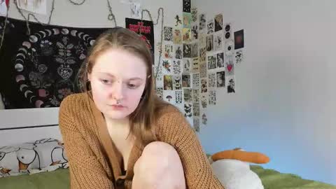 Snapshot of wonderconnie chatting on 09-30-25, 11:04 wonderconnie online show from 09-30-25, 11:04