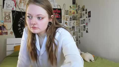 Snapshot of wonderconnie chatting on 10-14-25, 06:03 wonderconnie online show from 10-14-25, 06:03
