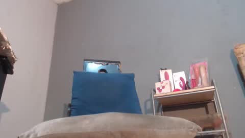 SHENIEL RODRIGUEZ online show from 05-01-26, 04:39