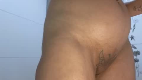 Snapshot of wondergirl_68 chatting on 03-12-26, 08:53 Wondergirl online show from 03-12-26, 08:53