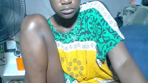 Snapshot of wonders0786 chatting on 10-30-25, 12:01 Your black bunny online show from 10-30-25, 12:01