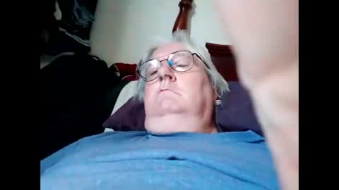 Snapshot of woodpecker115 chatting on 02-21-25, 05:09 woodpecker115 online show from 02-21-25, 05:09