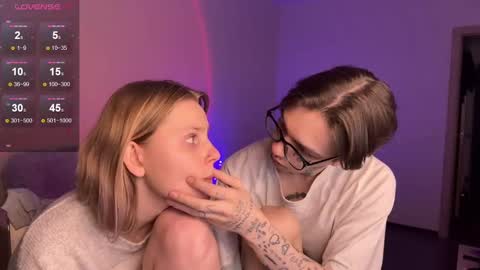 Snapshot of worldofllove chatting on 02-23-25, 06:23 Arnika and Simon online show from 02-23-25, 06:23