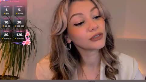 Snapshot of worldsbaby chatting on 10-16-25, 01:45 worldsbaby online show from 10-16-25, 01:45