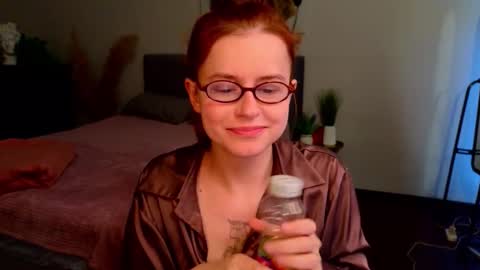 Snapshot of wow_luvng chatting on 09-09-25, 01:43 Rebecy online show from 09-09-25, 01:43