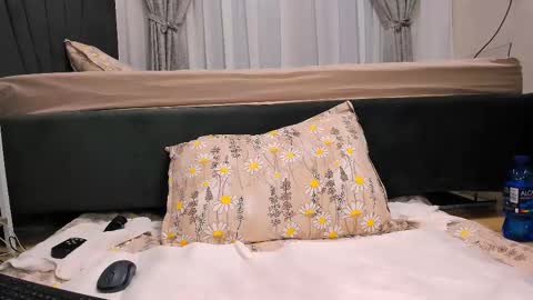 Snapshot of wowsquirt chatting on 02-23-25, 07:00 online show from 02-23-25, 07:00