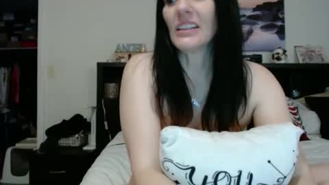 Crystal Lake online show from 10-04-25, 06:33