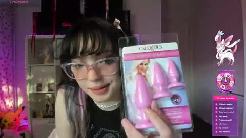 Snapshot of wrenvalentine chatting on 09-16-25, 09:16 Wren Valentine online show from 09-16-25, 09:16